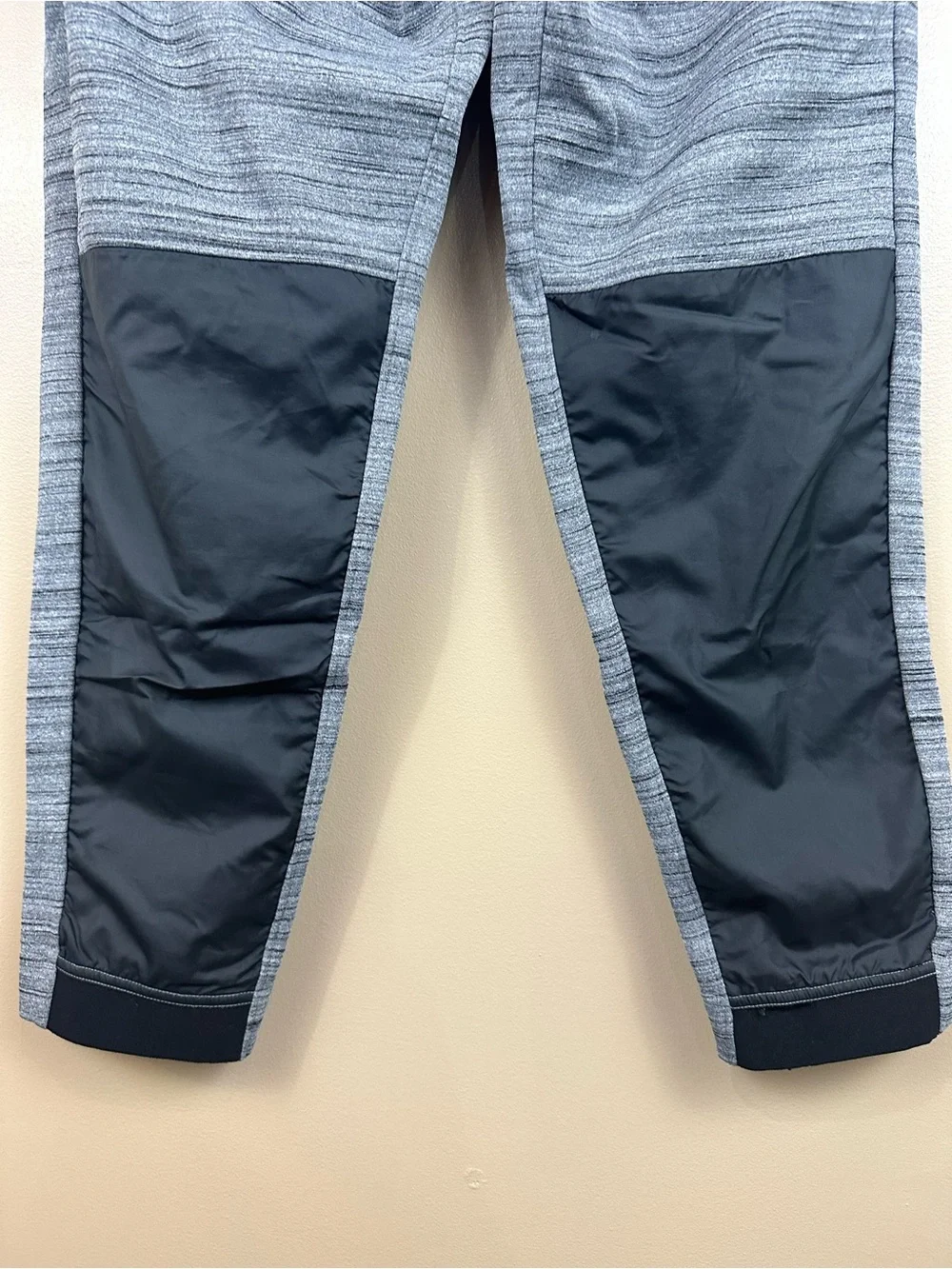 Nike Mens Dri-FIT Winterized Showtime Joggers Small Gray Black AQ4167-010